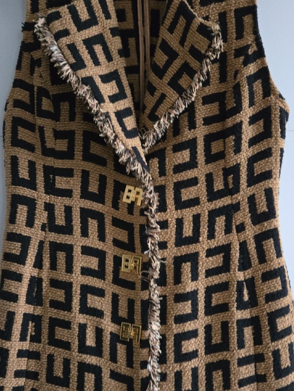 Elisabetta Franchi Geometric Fringe Sleeveless Vest Coat in Black and Tan